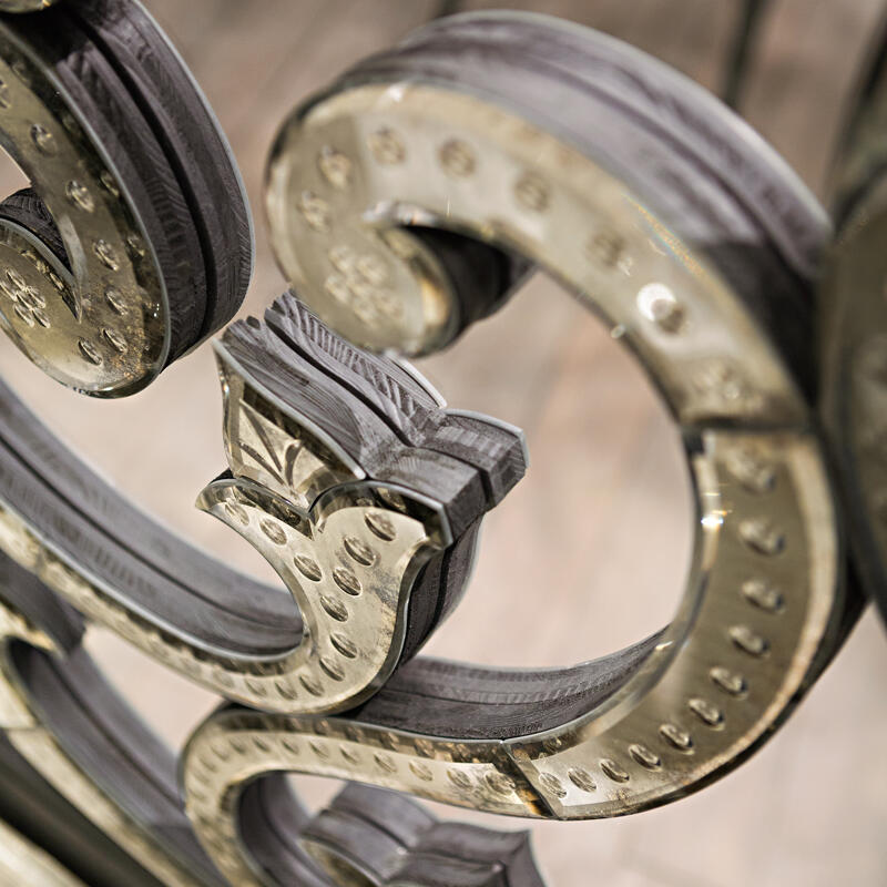 Doors made of bevelled and engraved glass